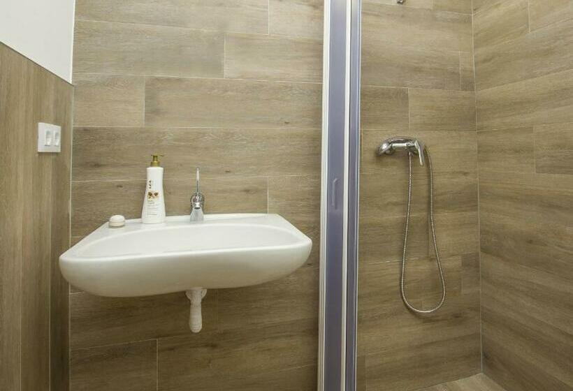 اتاق استاندارد, Lekeitio Aterpetxea Hostel