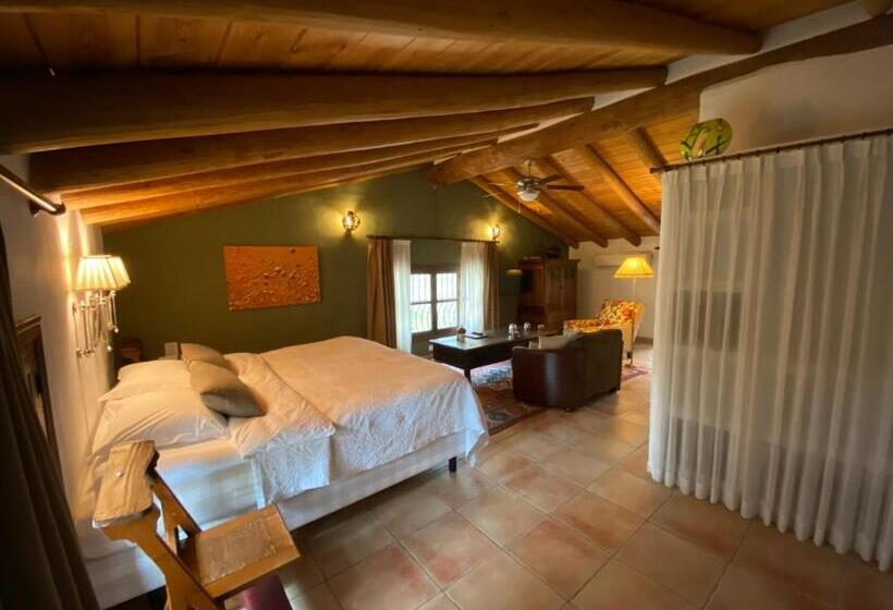 キングサイズベッドのデラックスルーム, Valle Del Arroyo Casas Rurales  Bed & Breakfast
