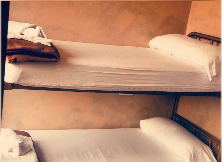 اتاق استاندارد سه نفره, Roots&boots Lugo