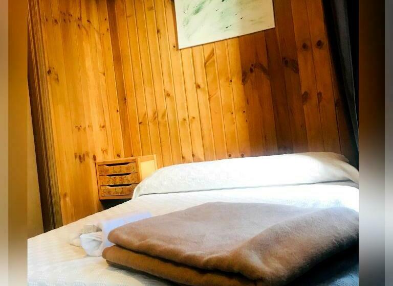 اتاق استاندارد, Roots&boots Lugo