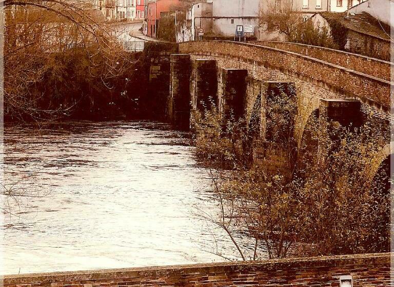 اتاق استاندارد سه نفره, Roots&boots Lugo