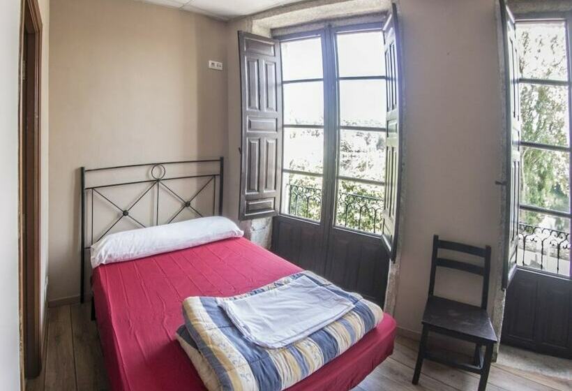 اتاق استاندارد, Roots&boots Lugo