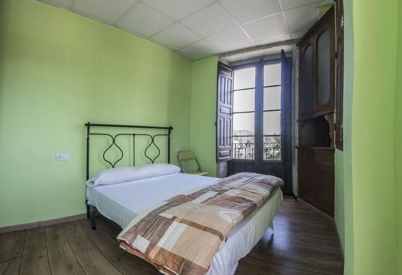 اتاق استاندارد, Roots&boots Lugo