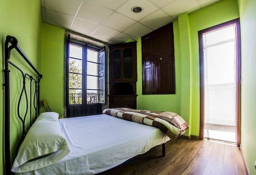 اتاق استاندارد, Roots&boots Lugo