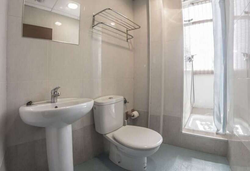 اتاق استاندارد, Roots&boots Lugo