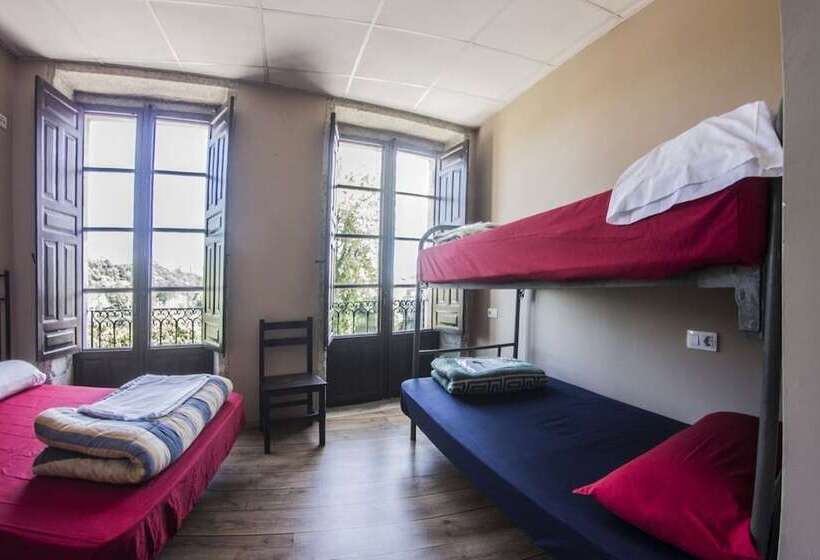 اتاق استاندارد سه نفره, Roots&boots Lugo