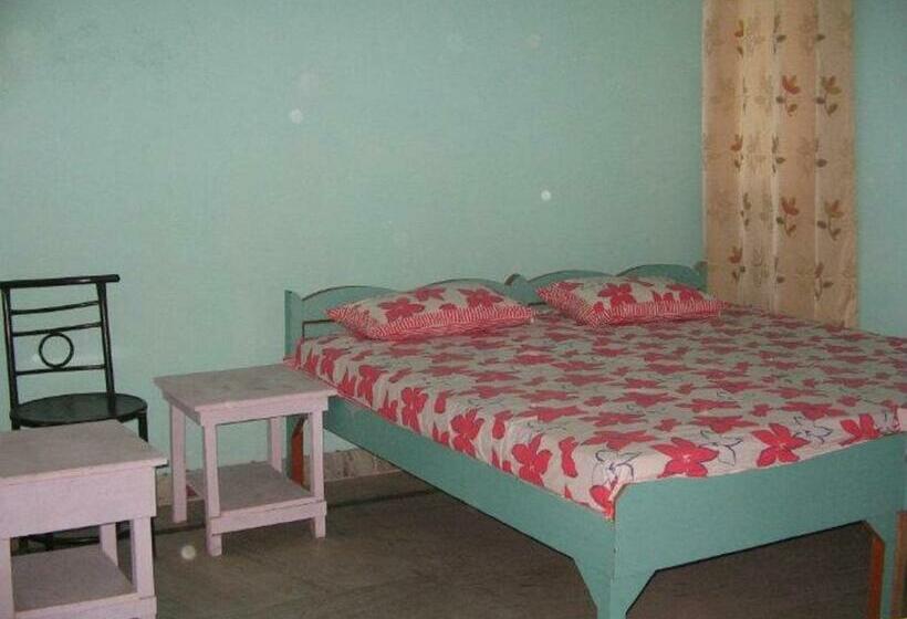 Deluxe Kamer, Balaji Guest House Home Stay