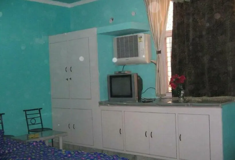 デラックスの4人部屋, Balaji Guest House Home Stay