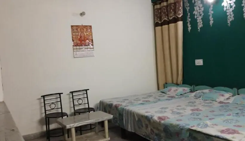 デラックスの4人部屋, Balaji Guest House Home Stay