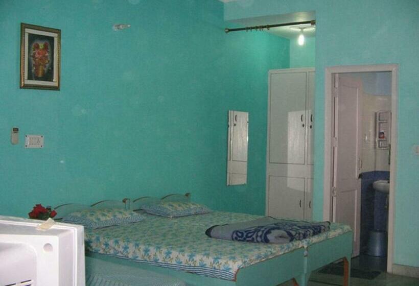 Deluxe Kamer, Balaji Guest House Home Stay