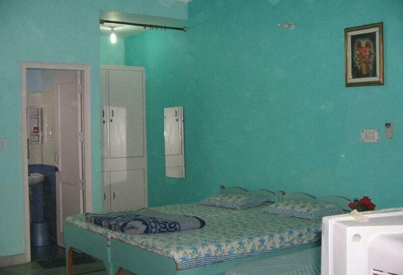 Deluxe Kamer, Balaji Guest House Home Stay