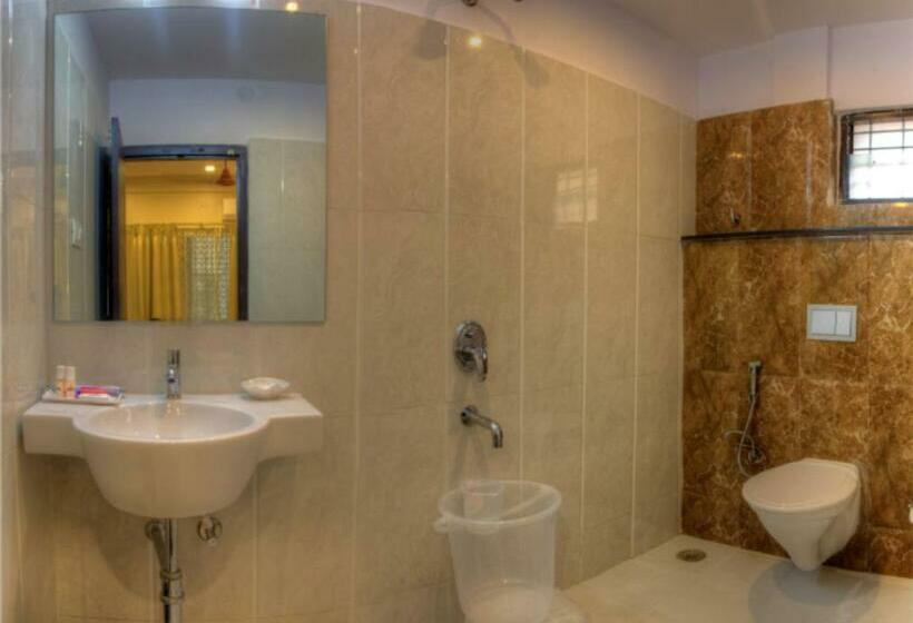 اتاق سوپریور, Aditya