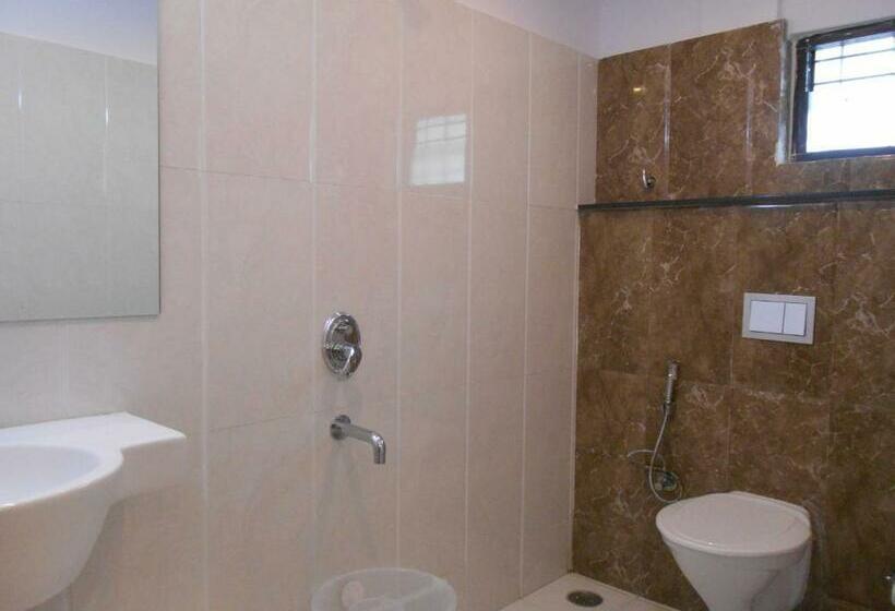 اتاق سوپریور, Aditya