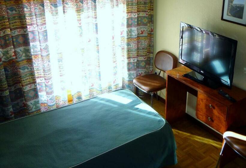 标准三人间, Can Vic