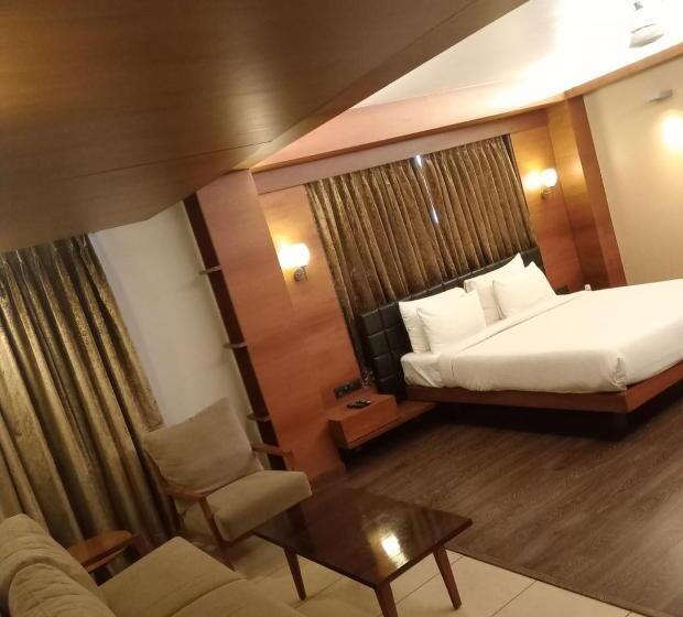 行政房间, Cosmopolitan