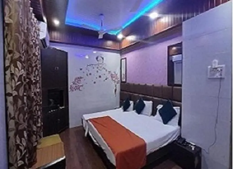 デラックスルーム, Geetanjali St Bus Stand Panvel