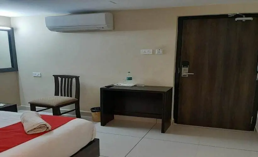 اتاق استاندارد یک نفره, Plazza Hotel , Trichy