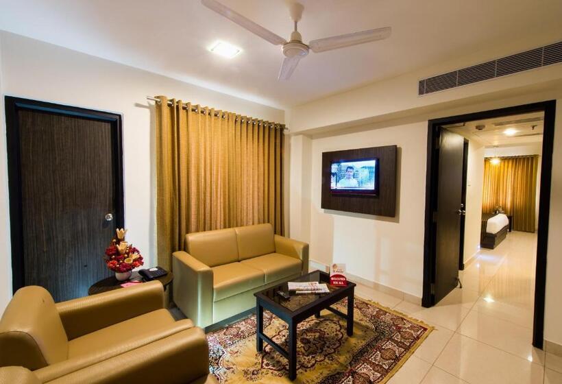 Люкс с Балконом, Plazza Hotel , Trichy