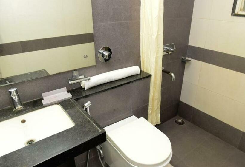 デラックスルーム, Sai Vijay