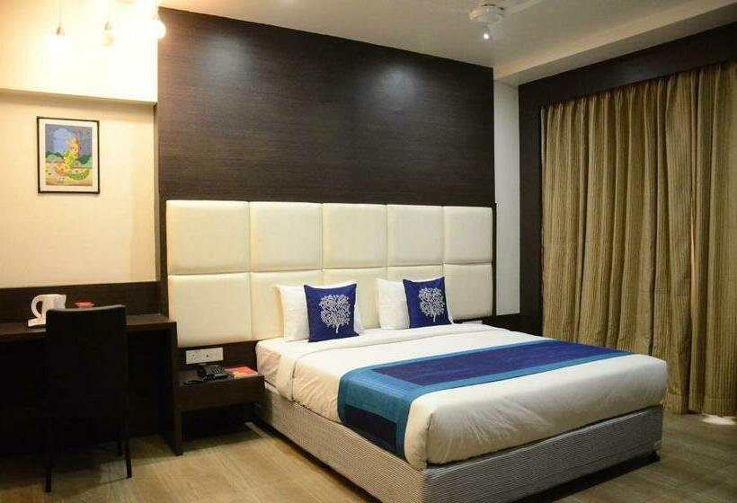 デラックスルーム, Sai Vijay