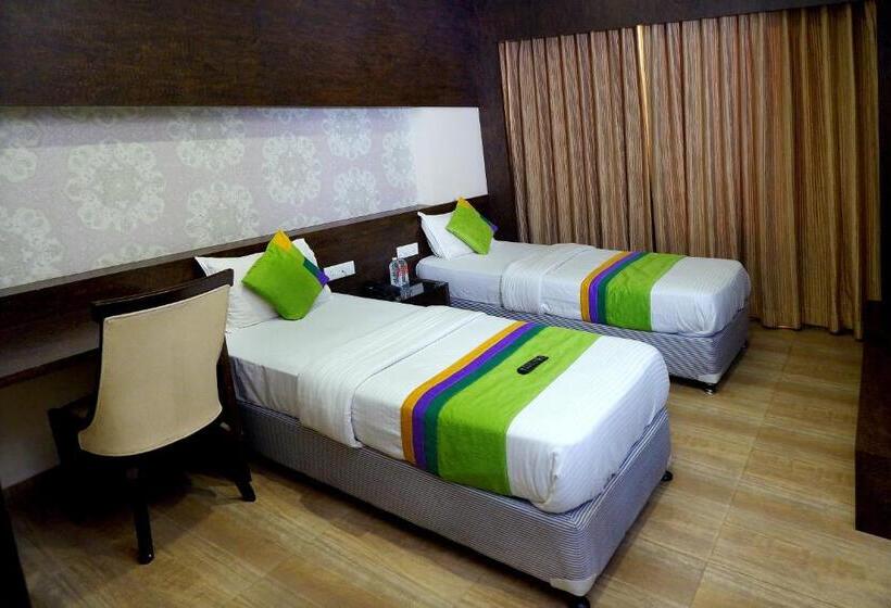 デラックスルーム, Sai Vijay