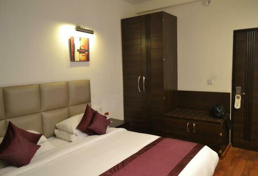 エクゼクティブルーム, Sobti Continental Bareilly