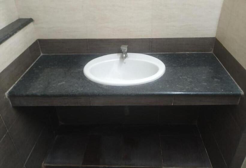 Camera Standard, Akash Park