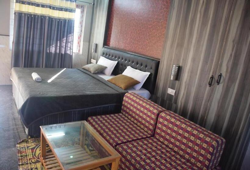 جناح مزوَّد بشرفة, Vinodhara Guesthouse