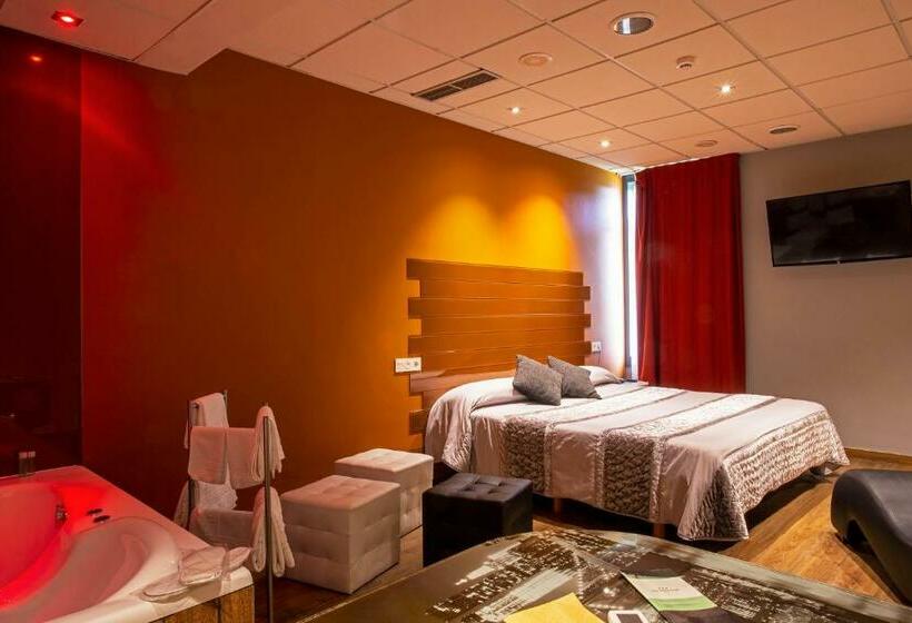 سوئیت با تخت بزرگ, Motel Los Abedules