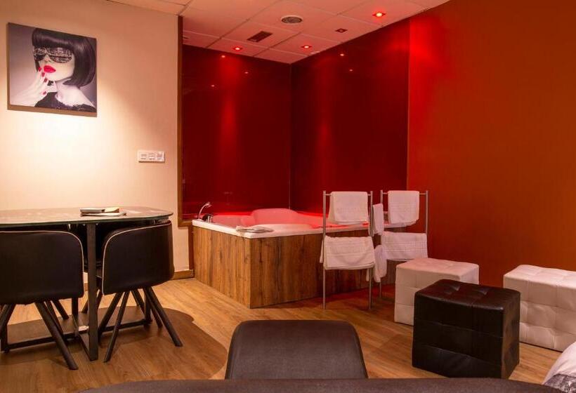 سوئیت با تخت بزرگ, Motel Los Abedules