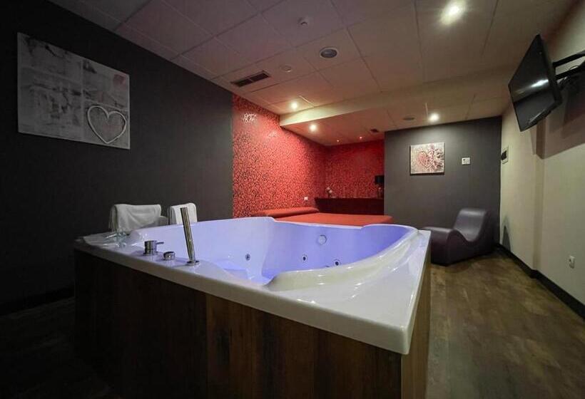 سوئیت با تخت بزرگ, Motel Los Abedules