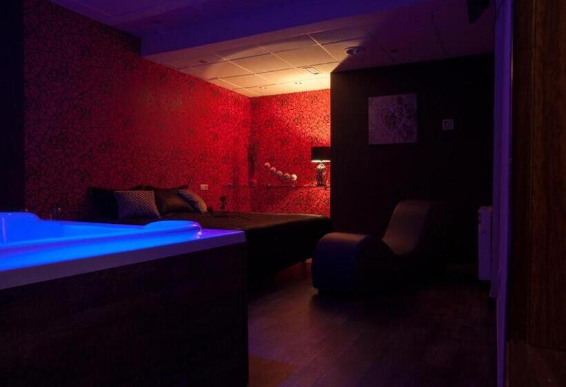 سوئیت با تخت بزرگ, Motel Los Abedules