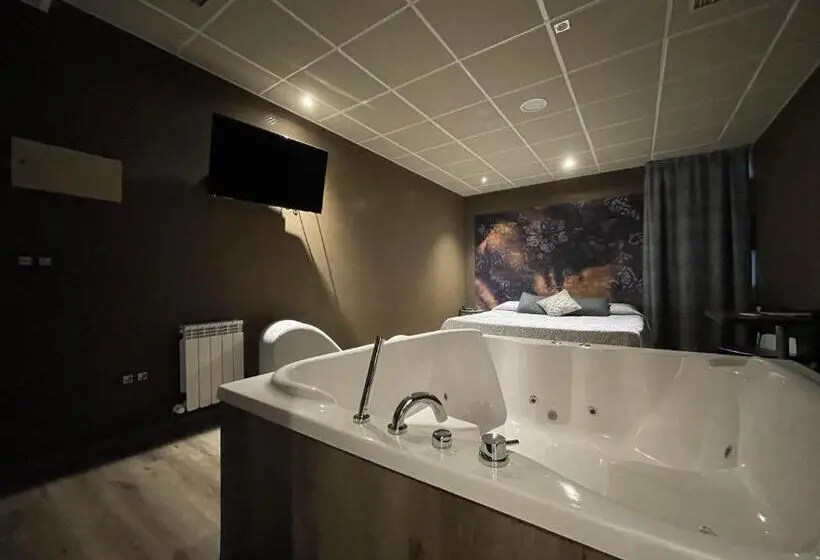 سوییت جونیور, Motel Los Abedules