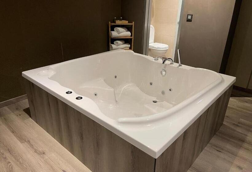 سوییت جونیور, Motel Los Abedules