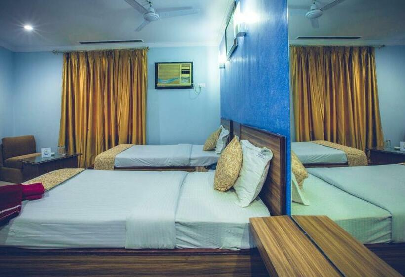 Номер Deluxe, The Blue Lagoon Hotel Premium