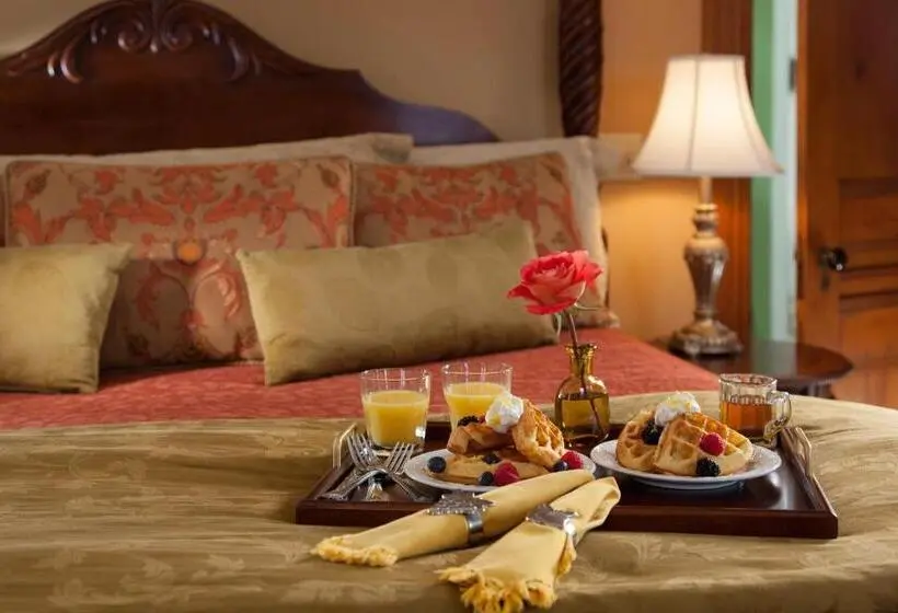 キングサイズベッドのスーペリアルーム, Lang House On Main Street Bed & Breakfast