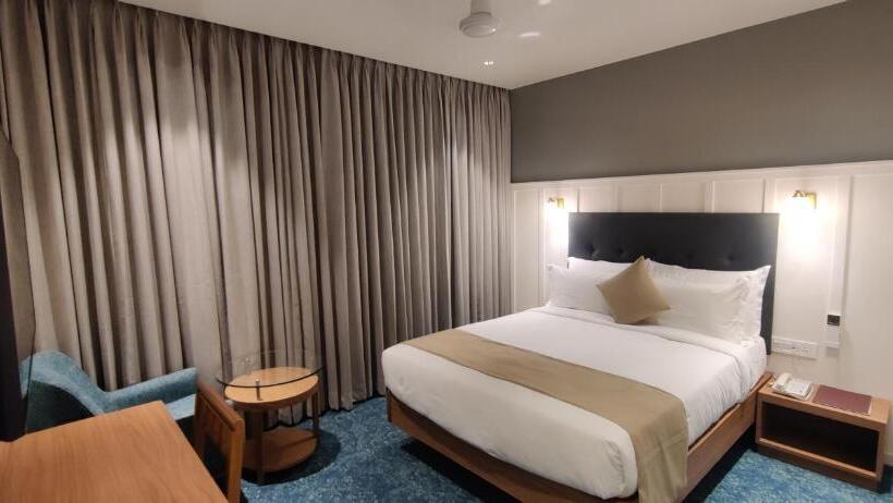 غرفة قياسية, Chryso Hotels Pvt Ltd