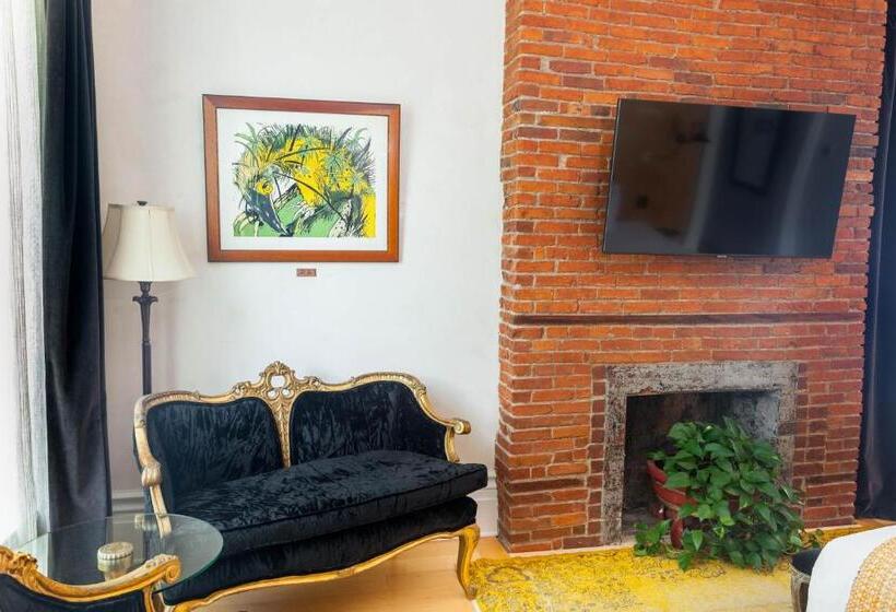 غرفة ديلوكس سرير كينج, Argos Inn   Ithaca S Boutique