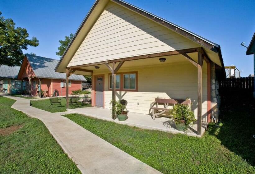 スタンダードバンガロー, Blanco Riverside Cottages