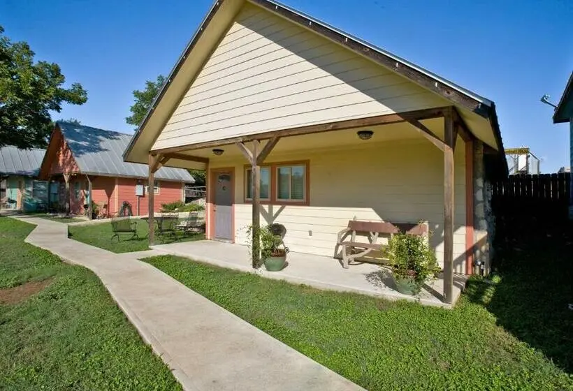 スタンダードバンガロー, Blanco Riverside Cottages