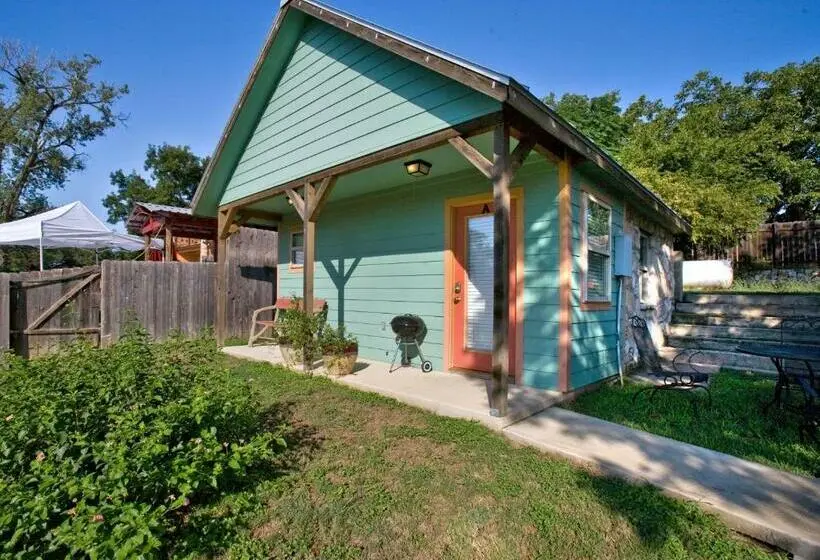 スタンダードルーム, Blanco Riverside Cottages