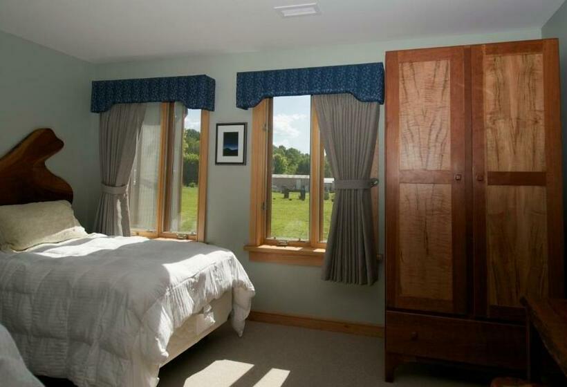 جناح سوبيريور, Floyd