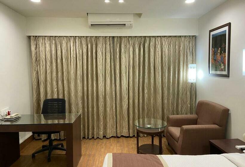 Номер Стандарт, Chryso Hotels Pvt Ltd