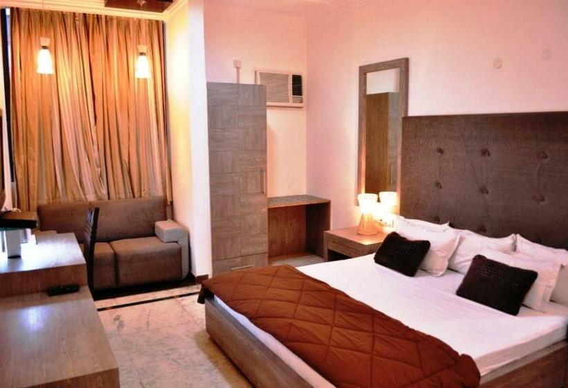 Номер Deluxe, Solo Victoria