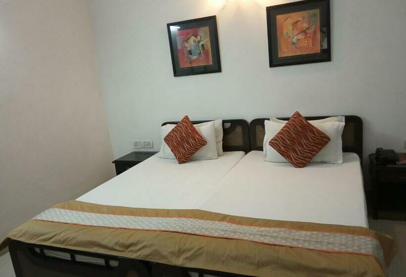 Номер Deluxe, Solo Victoria