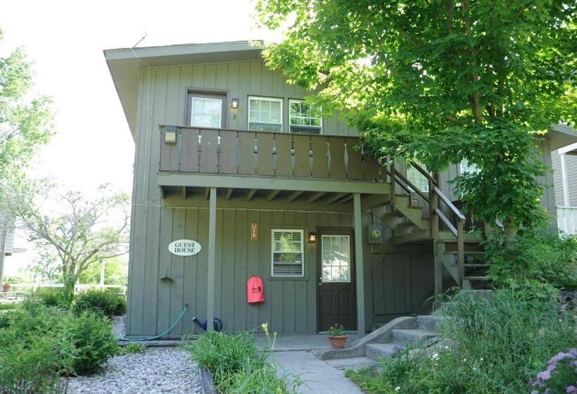 Дом 3 Спальни, Michillinda Lodge Resort