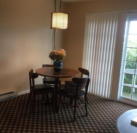 Standard studio with lake view, Michillinda Lodge Resort