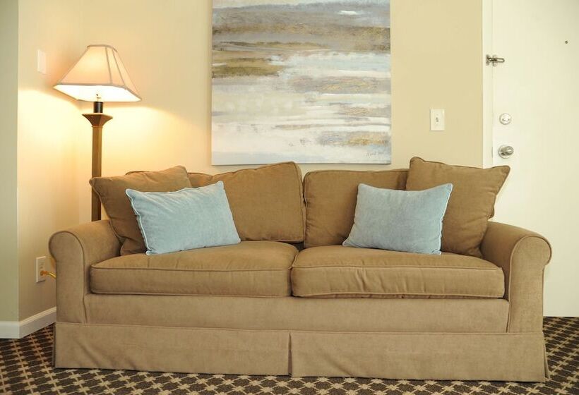 Standard studio with lake view, Michillinda Lodge Resort