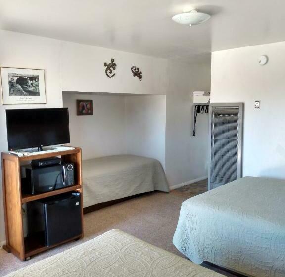 베이직 3인 룸, Mokee Motel