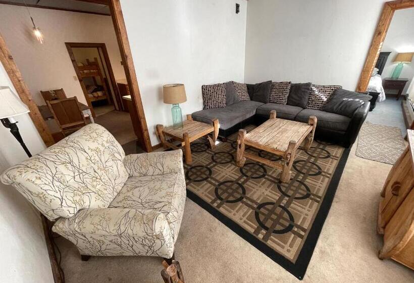 Апартаменты 2 Спальни, Adventures Vacation Rentals